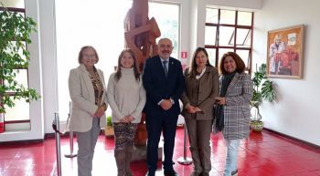 Rector se reúne con directiva del Círculo de Secretarias UBB de la sede Chillán
