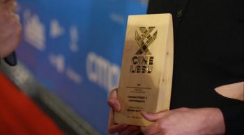 Diseñadores UBB crearon el galvano del Festival de Cine Lebu