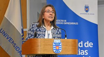 Decana Elizabeth Grandón realizó cuenta anual de la Facultad de Ciencias Empresariales