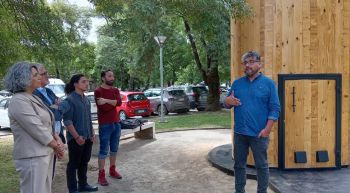 Académico Nicolás Sáez inauguró ÜDWE Cámara Calma en la Plaza de las Esculturas de la UBB