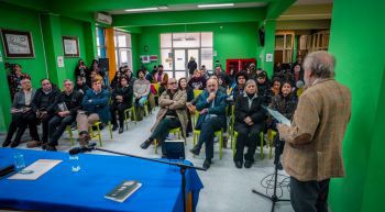 Académico Mauricio Rojas compartió el lanzamiento de su libro junto a otros destacados historiadores