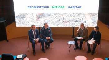 Seminario abordó desafíos de reconstrucción y mitigación tras incendios en la región