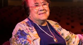 DDE rindió homenaje póstumo a Ximena Ramírez Grandi por su aporte al teatro estudiantil en la UBB