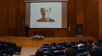 Académico de la U. de Granada dio charlas a estudiantes de pre y postgrado de la Face